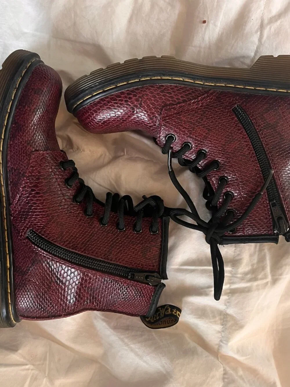 Kids/Juniors 13 New Red Leather Dr. Martens (EU 31)